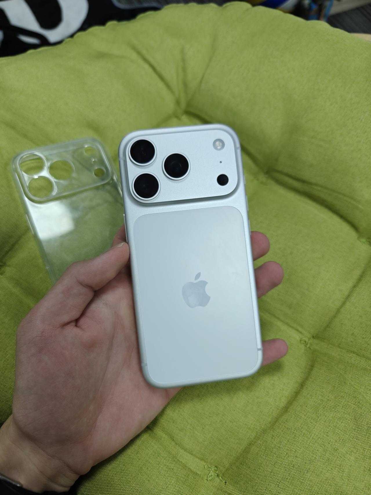 从13换到17，体验提升的不是一两点😁新年到，新机也到😊终于把iPhon