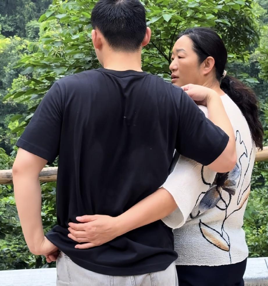 许健华今天发布的视频很有深意今天许健华这条视频5个小时点赞快8万了这也是她这一