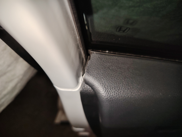 你们的十一代思域也这样吗今天突然发现左右门板框像狗啃的一样，难道我这是本田正品