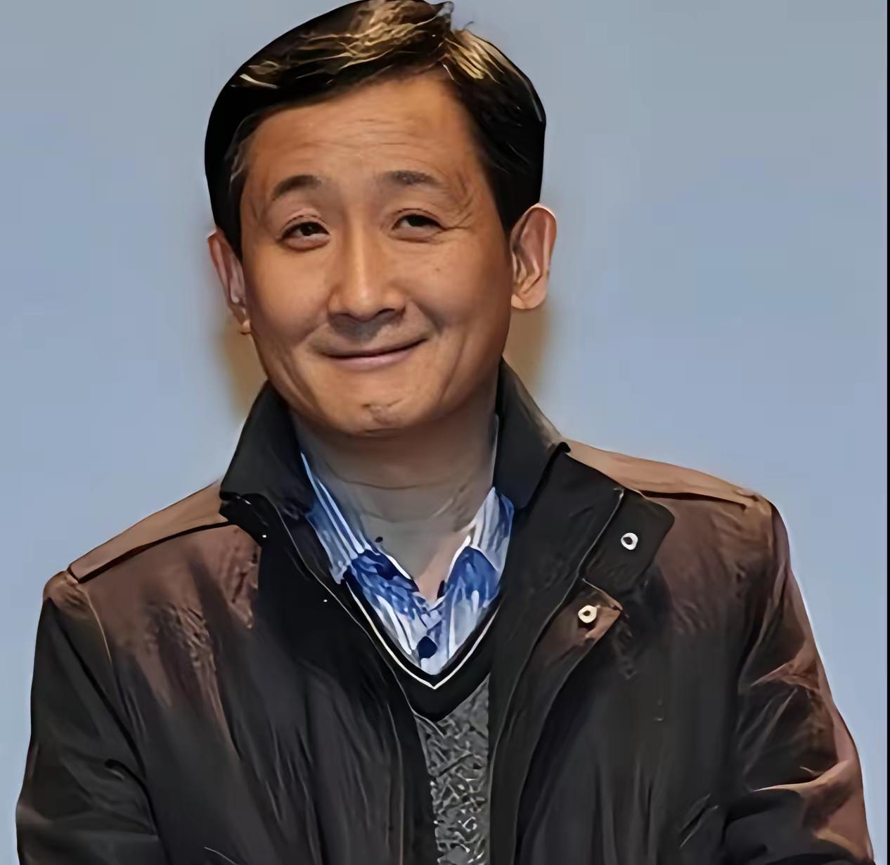 演员梁天说，1959年我生在北京，我爸是《人民日报》副总编，我妈是写《人到中年》