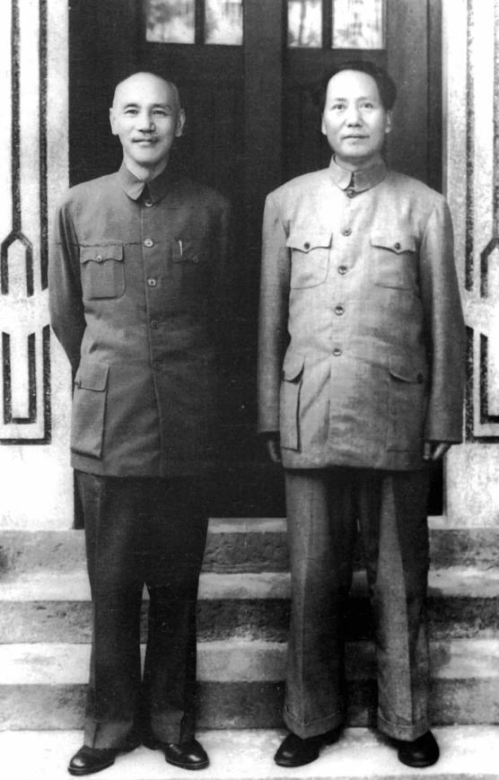 1945年重庆谈判，监视毛主席的宪兵落泪，营长由衷感慨：天下少有。1945