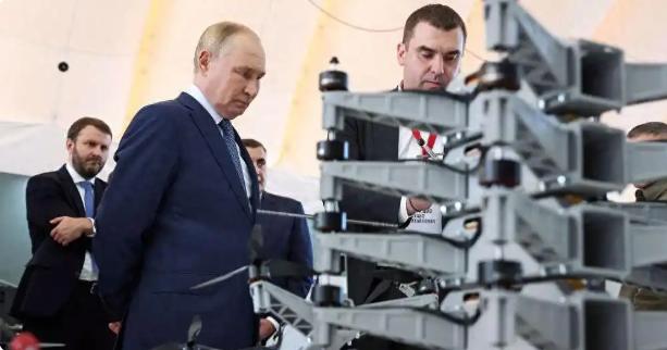 ☔一夜端掉俄军王牌无人机基地，堪称拔网线级精准打击，乌军深夜端掉顿涅茨克核