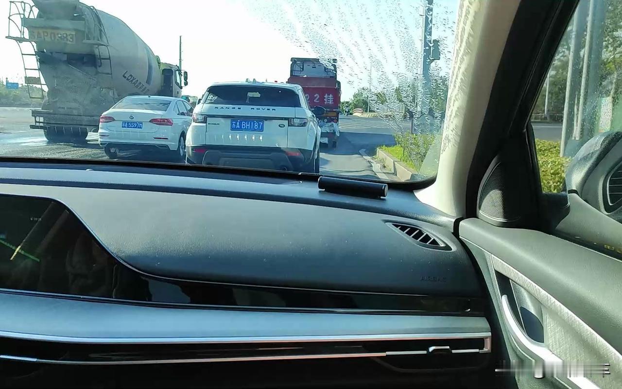 就现在的大环境，想买车，宁可便宜点不要买贵了，能便宜解决的事，干嘛非要用更多的钱