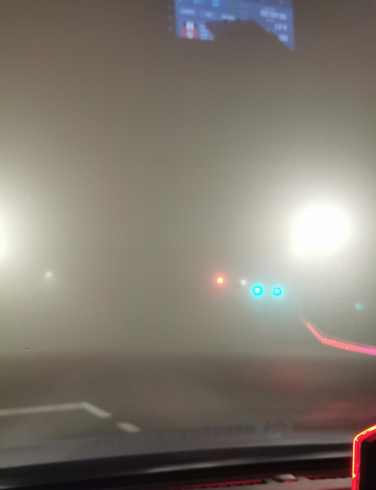 “周六跑320，周一就剩180，油钱一扣，白忙活。”——石家庄的姐群里，这句