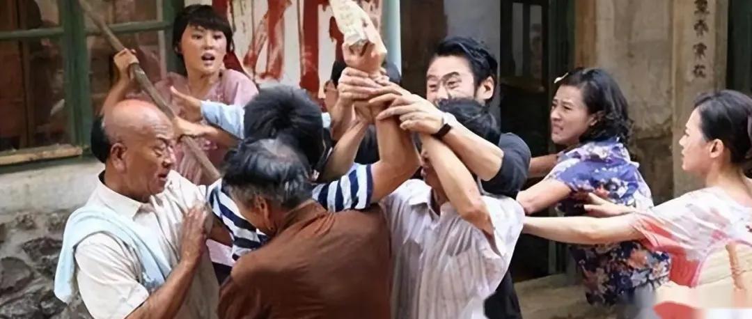 你们知道吗？云南有个“老实人”，在镇上卖了好几年“鸵鸟肉”，生意还不错。邻居们都