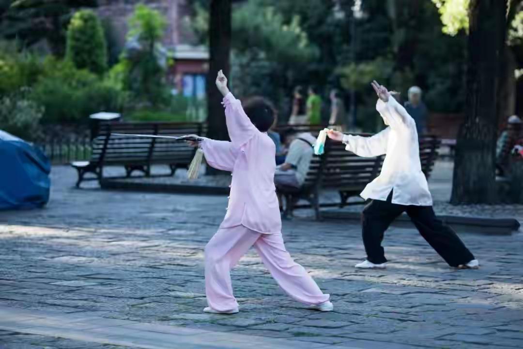 “长寿运动配方”公布：每天15分钟，比跑步1小时更续命？第一批试过的00后已经开