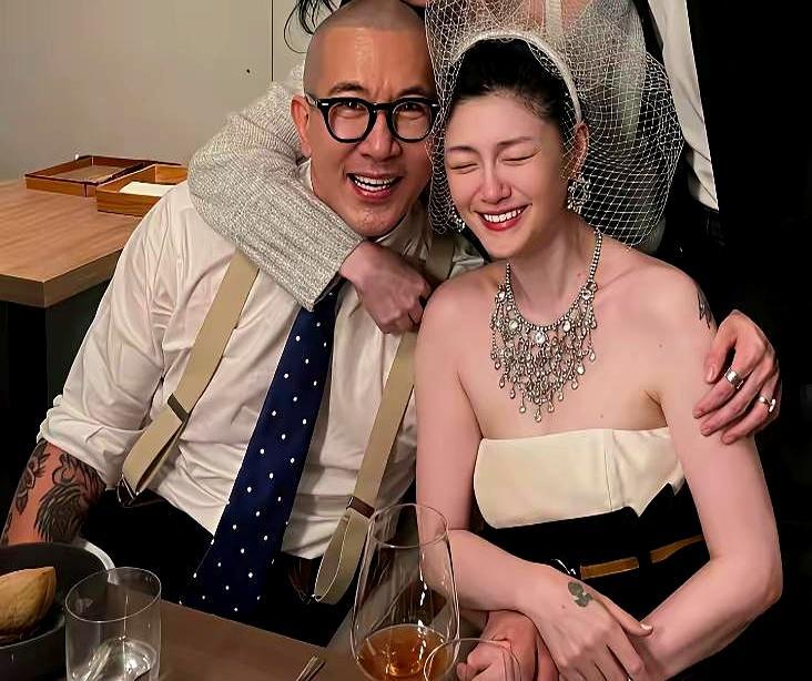 20年重逢换来阴阳相隔，大S这场豪赌输得精光。具俊晔瘦到脱相，风雨无阻，天