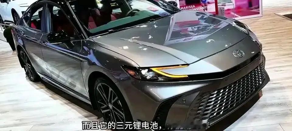 凯美瑞12万出头了？曾经B级车标杆啊！真别光看“省油”就上头，这里头有几个大实话