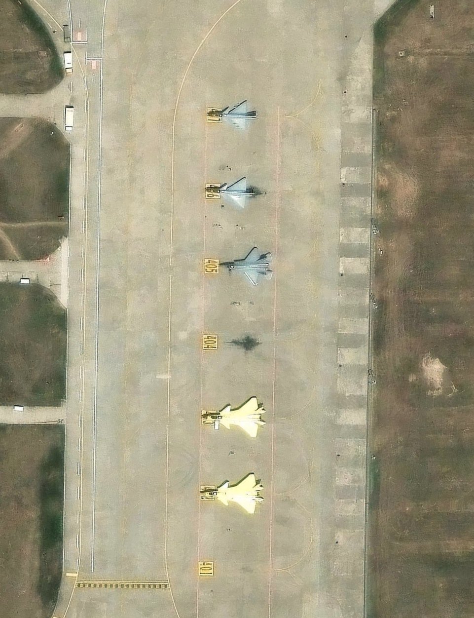 2架J20、1架J35A、2架J10同框东大的战术飞机机队已经是世界最强大，未