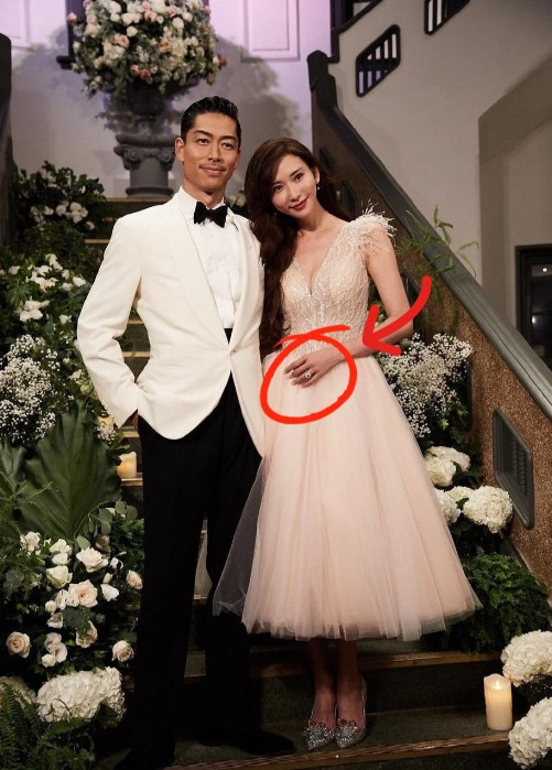 一觉醒来，喜欢林志玲和讨厌林志玲的都沉默了，婚戒戴了5年然而两人互动基本为