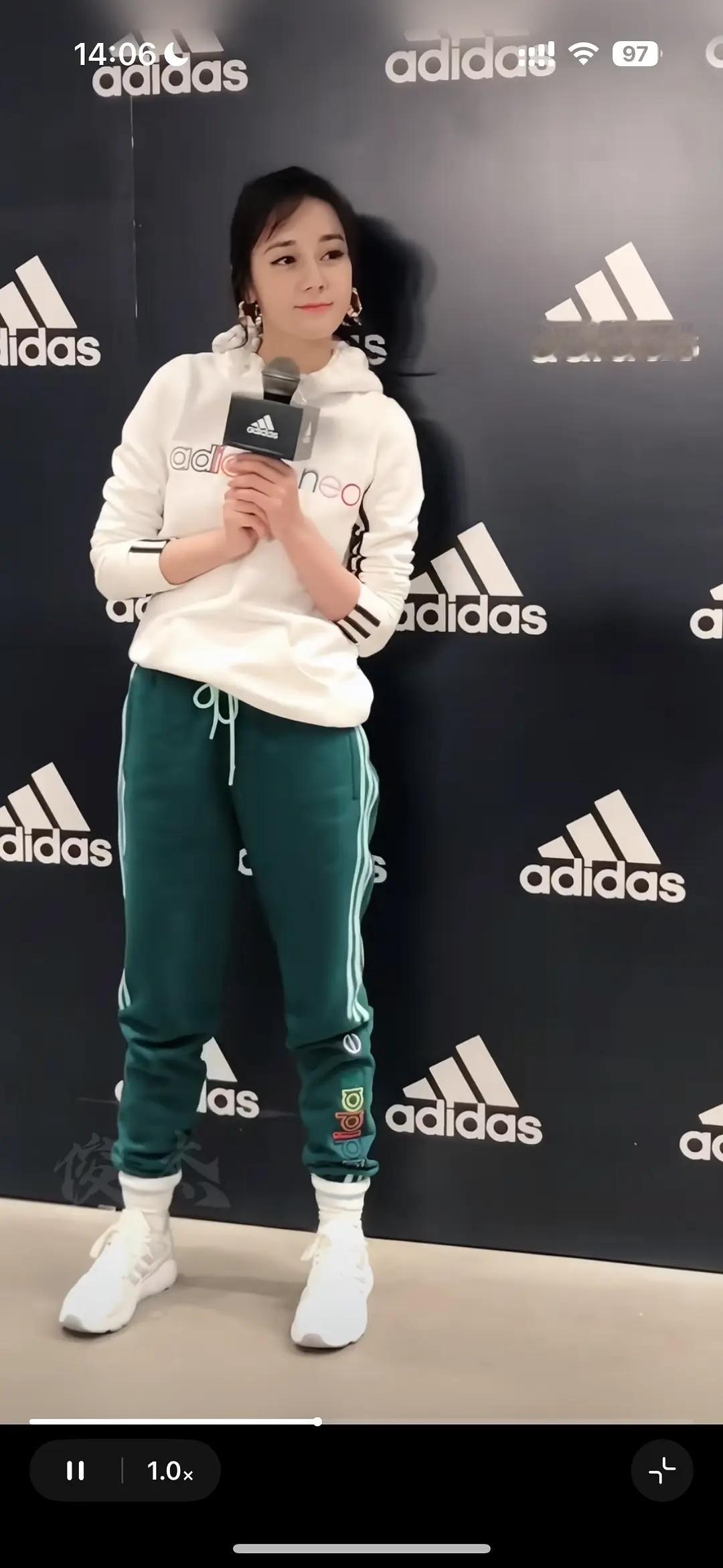 迪丽热巴这是什么穿搭