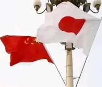 仅中国制裁，日本还能喘口气：如今的“半死”局面，是三重压力堆出来的实话