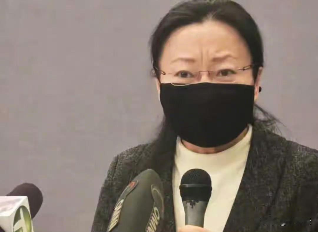 华裔母亲哭诉道：“在加拿大，16岁才能考驾照，19岁才能投票，可是为什么一个心智