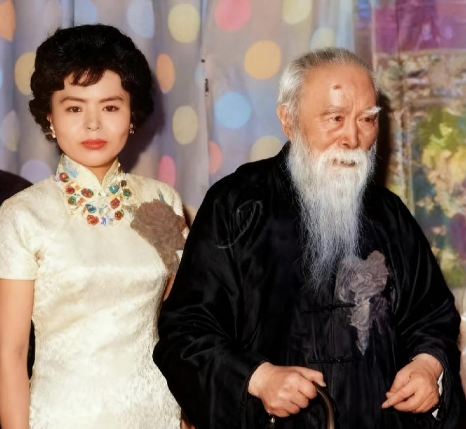 1949年4月，于右任被迫去了台湾，妻子高仲林、长女于芝秀却留在了大陆。于右任曾