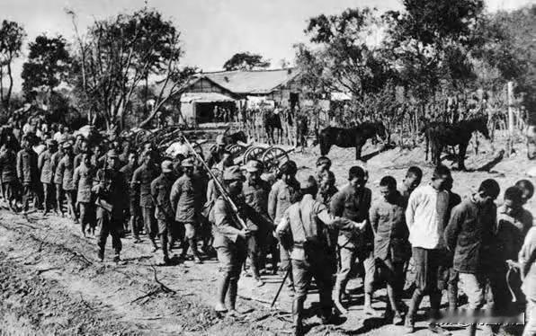 日寇暴行:老河口童营村大屠杀1945年3月27日，日寇集中优势兵力对国民党第