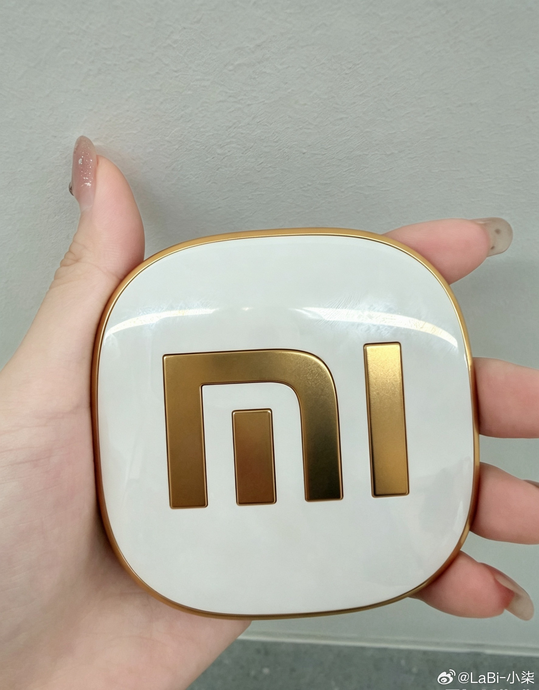 给我的SU7Max也扣了个金标好看不
