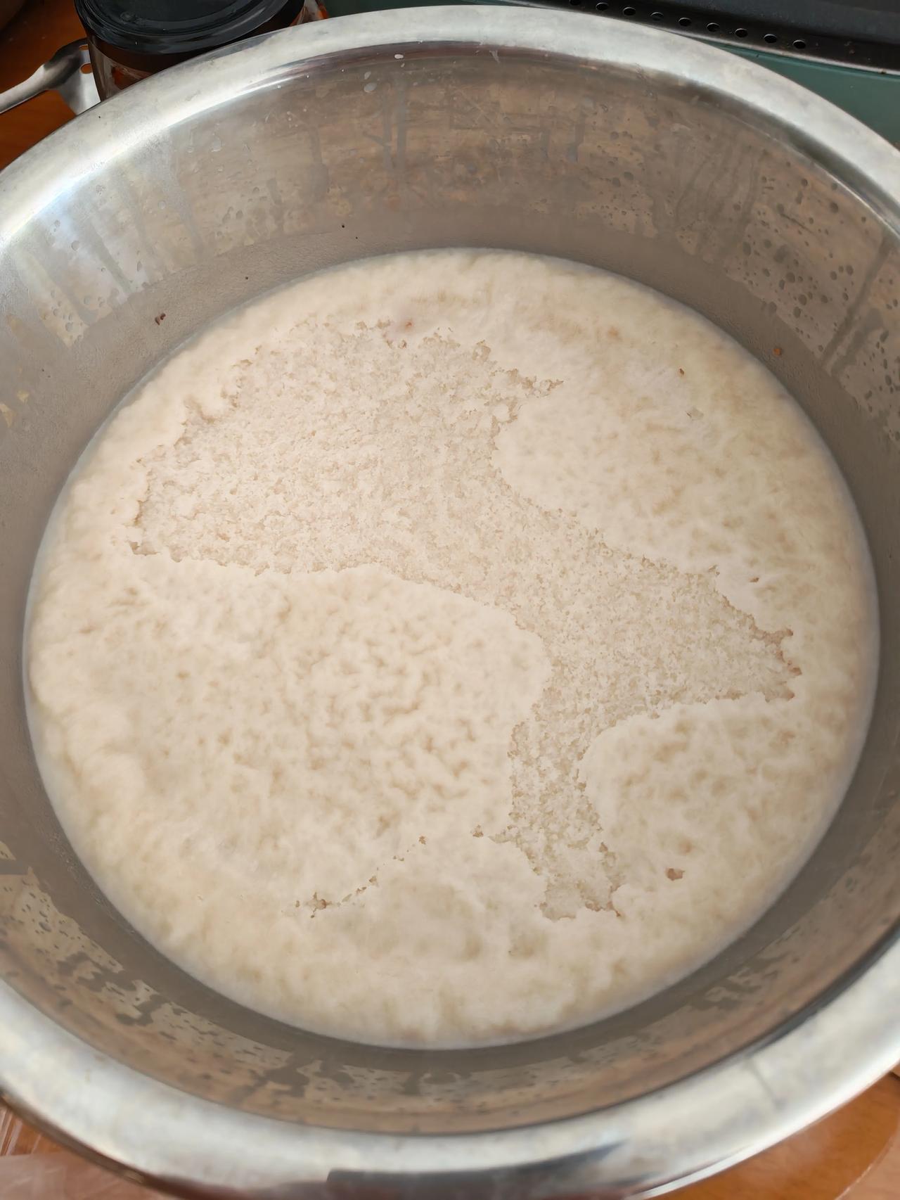 太搞笑了上班的意义是什么？喝单位的水。用单位的电。单位的厕所，上了一遍又