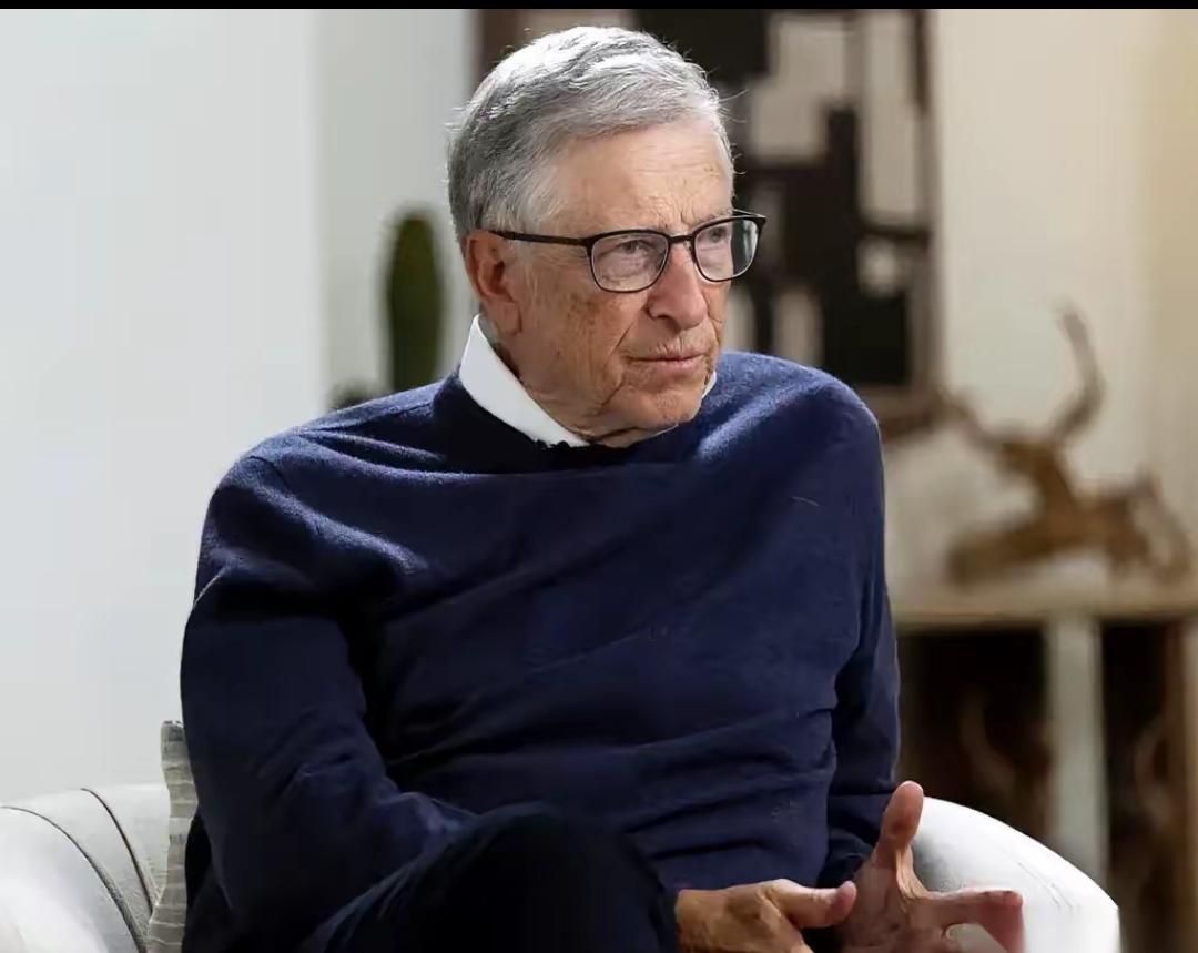 我跟你说，比尔盖茨最近那几句话，真给我看出一身冷汗。他说，十年都用不了，现在好多