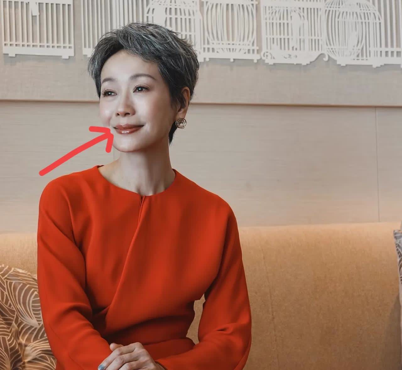 大家都被叶童给骗了不查不知道，一查吓一跳叶童停止演唱会这事根本就