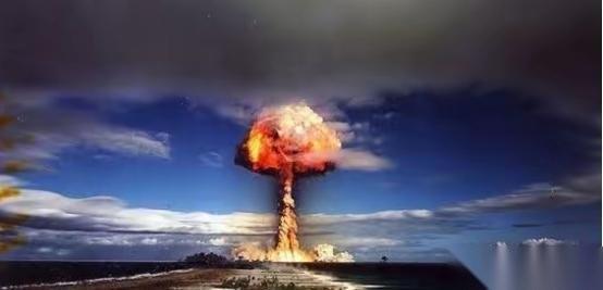 别天真了，美国不动手绝不是因为心善！英国专家最近捅破了一层窗户纸，听完让人后背发