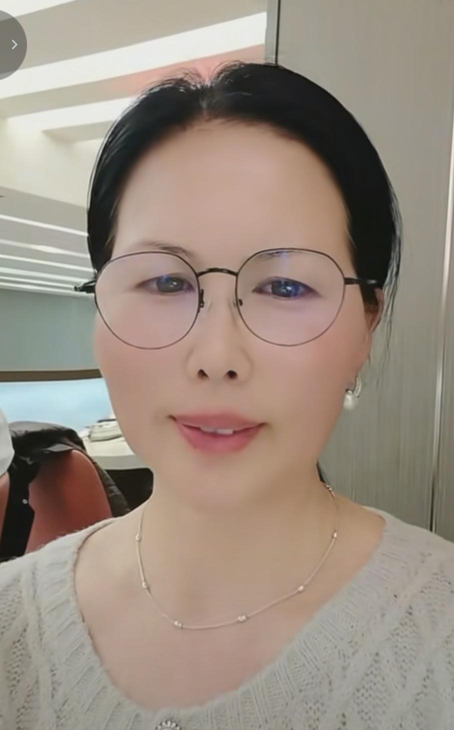 汪小菲和马筱梅还能不能用小杨阿姨来照顾孩子呢？很多网友担心小杨阿姨要失业了，因为