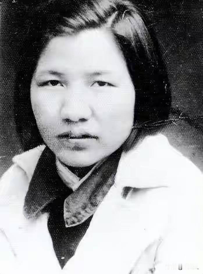 1984年贺子珍离世，追悼会名单漏一人，李敏当场较真：必须补上我姐姐198