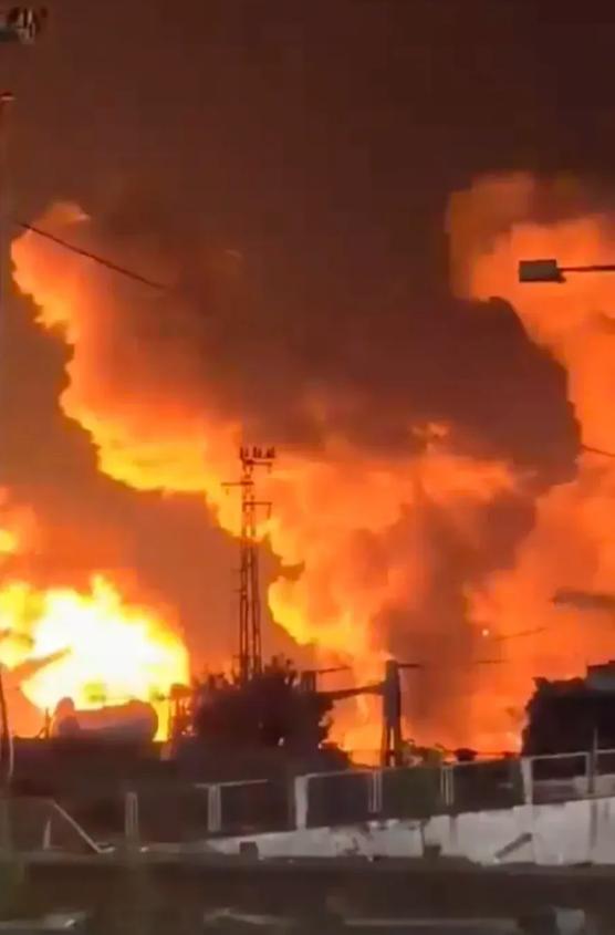 刀架伊朗脖子上：谈不好就打，谈的好还是要挨打据当地时间2月2日今天的最新消息