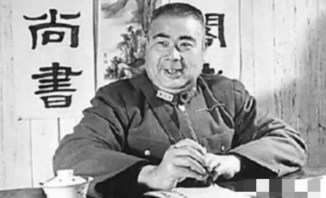 1922年，冯玉祥便装私访，他坐上黄包车，问车夫：“冯督军这人怎样啊？”车夫一听