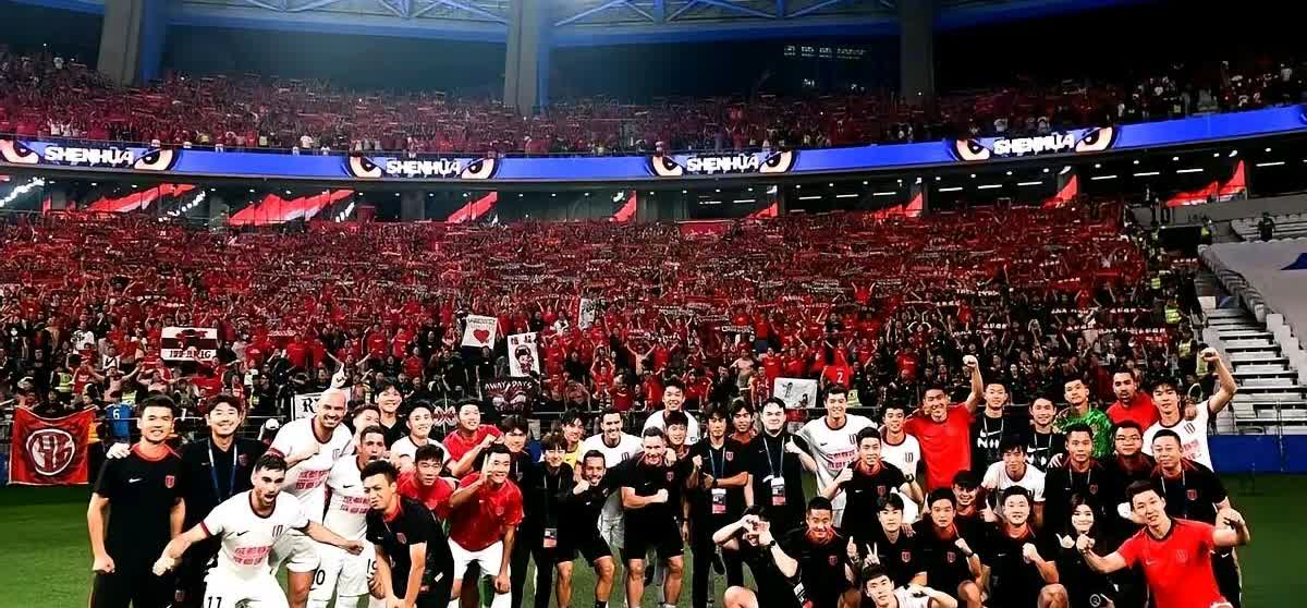 与许多媒体人不敢预测谁夺冠不同，一位四川球迷在留言区用上了概率：海港60%，蓉城