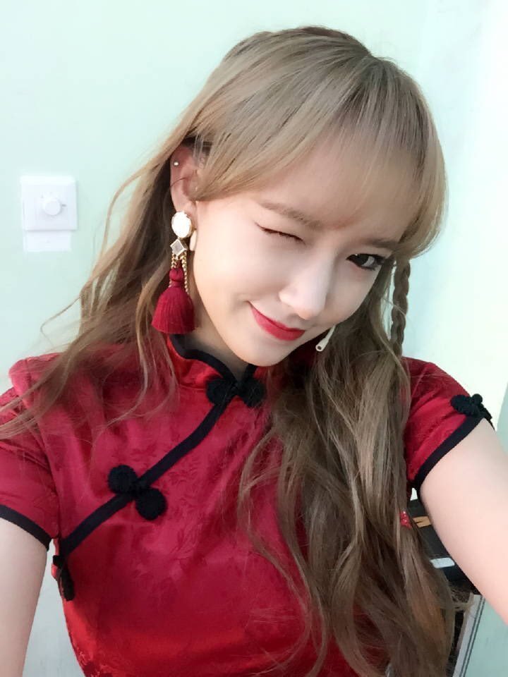 程潇《最红元宵》舞台造型2017湖南卫视元宵喜乐会🏮