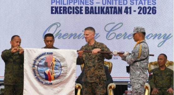 中东战火没结束，七国1.7万大军压境中国！目标台湾？ 当霍尔木兹海峡的油轮警