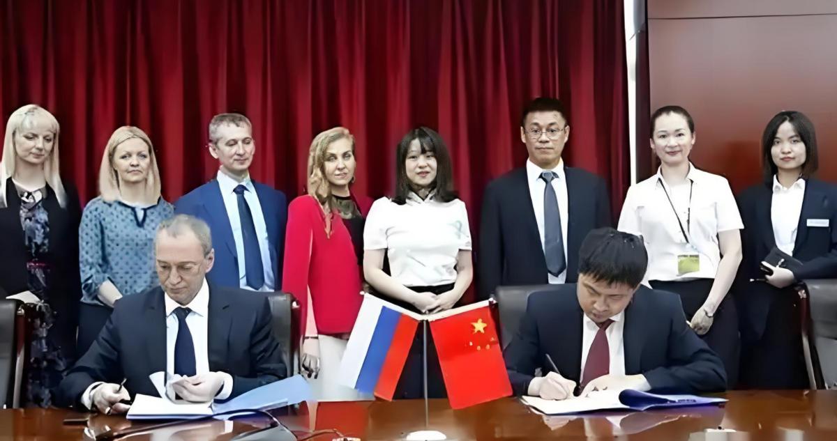 中俄关系未来估计难免会有一场较量，但现在中国为啥还不疏远俄罗斯？因为时机还不成熟