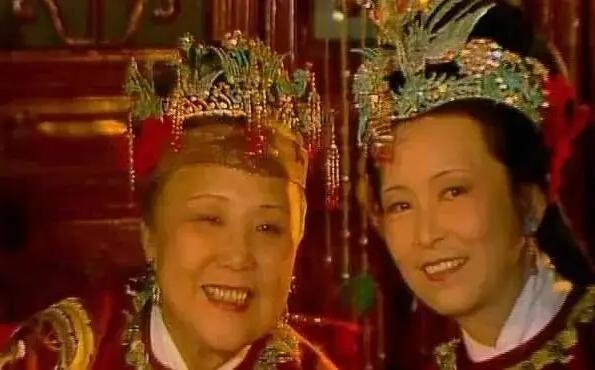 贾母为何不救晴雯？因为她挑战了老祖宗不能接受的底线，反让王夫人成了赢家晴雯