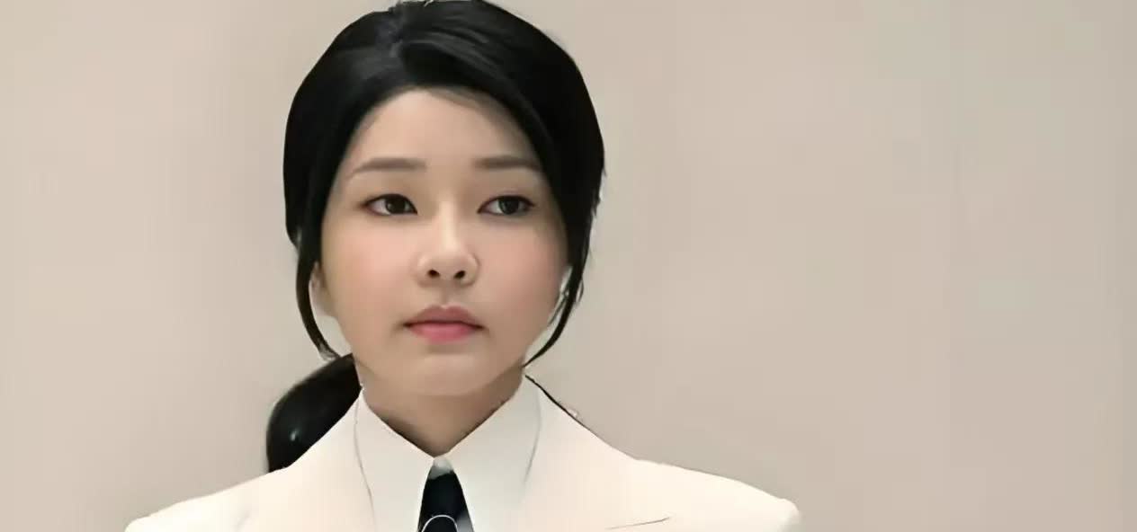 刚刚消息韩国中央地方法院宣布了9月23日，韩国总统尹锡悦夫人金建