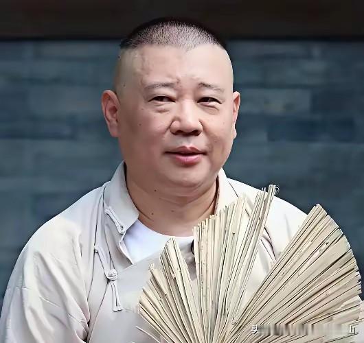 郭德纲原本的本名是郭增福，有人疑问他为什么要取艺名叫郭德纲，还占了德字辈呢？这难