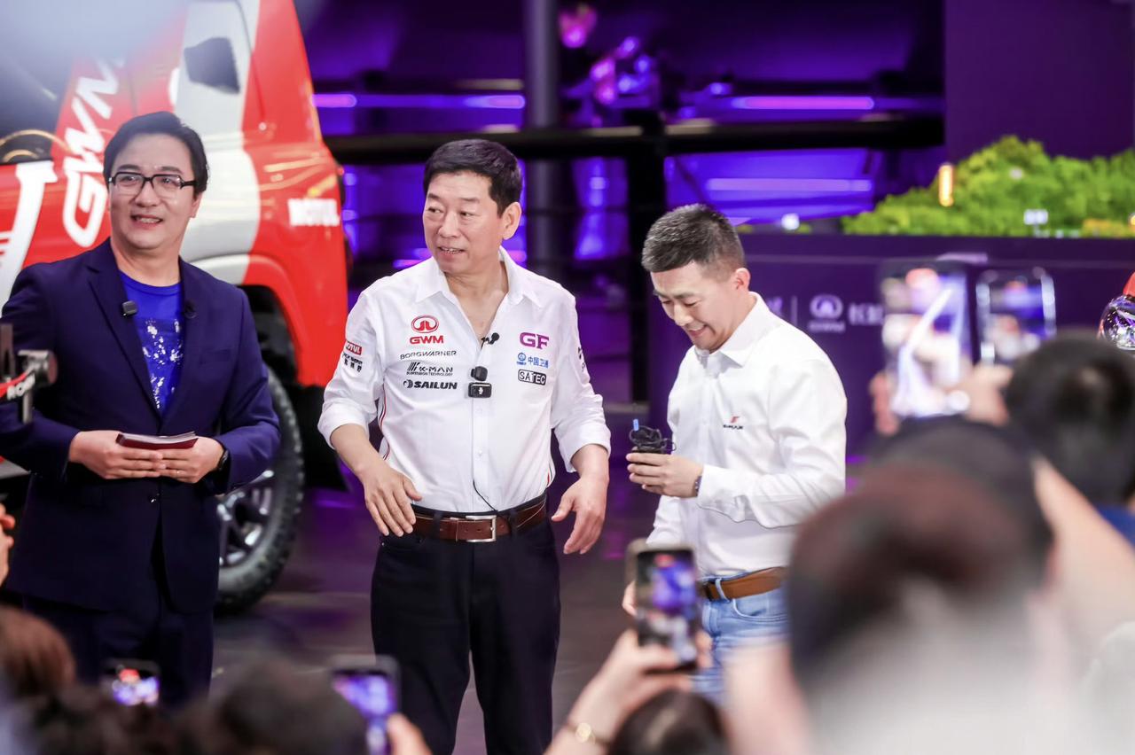 中国赛车看长城聊中国越野赛车，还得看长城！全新环塔战车重磅登场，坦克300、