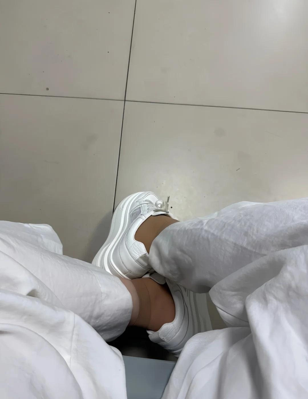 短丝袜平价小白鞋好穿又好搭