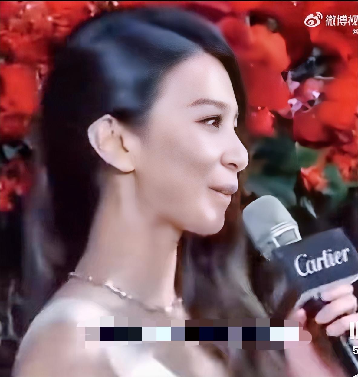 果然表情是骗不了人的不信你看田馥甄回复恋情的样子就知道了田馥甄在14号的