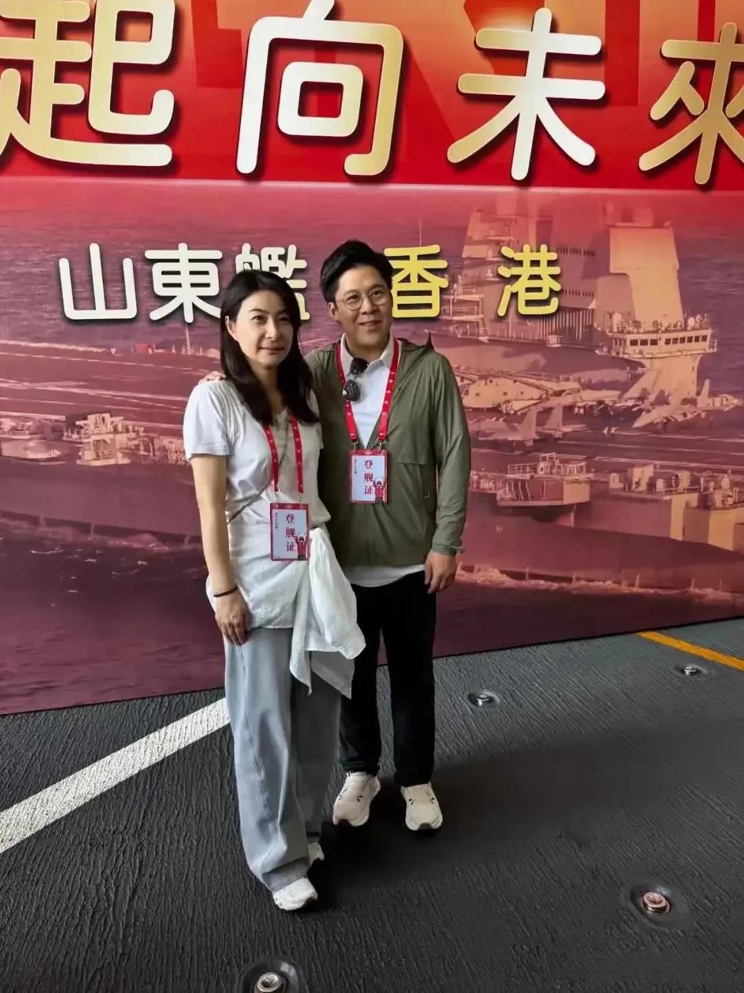 其实郭晶晶的父母很厉害。曾拒绝霍家给他在北京买的四合院，也拒绝了结婚时的高规格