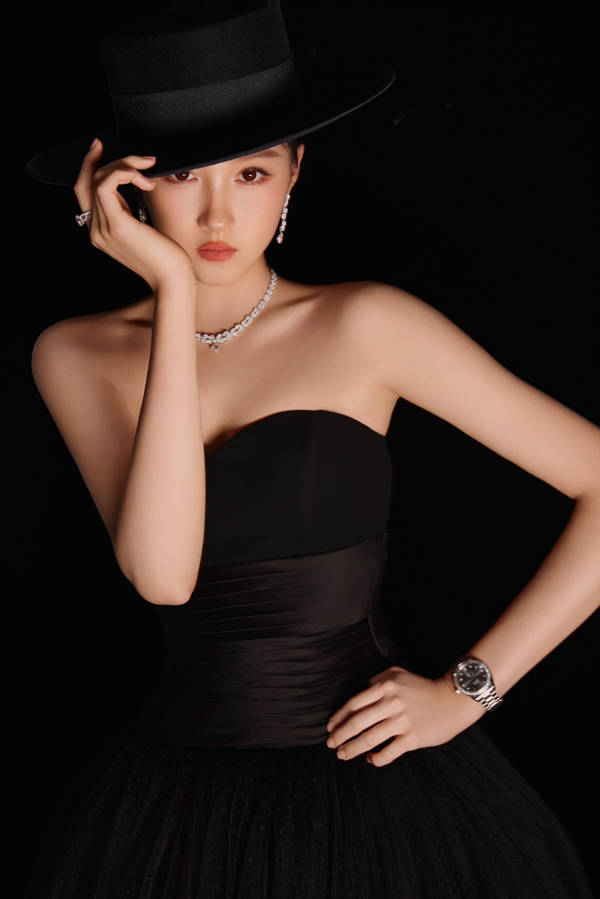 关晓彤黑色复古抹胸裙关晓彤暗夜女爵关晓彤今晚鲨疯了！！！关晓彤