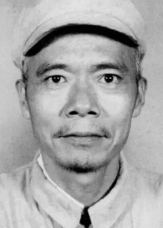 1937年，地下党员涂作潮与邻居打牌，闲聊中，邻居突然凑到他耳边，轻声说：老兄，