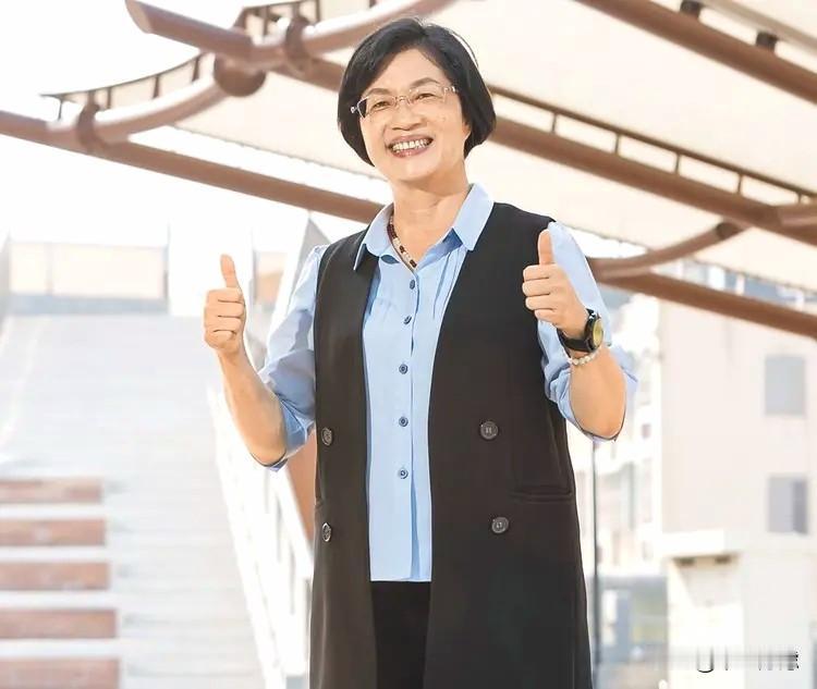 国民党这一招算是踩到点上了，接下来就看王惠美下一步怎么做。彰化之困牵动众人心，