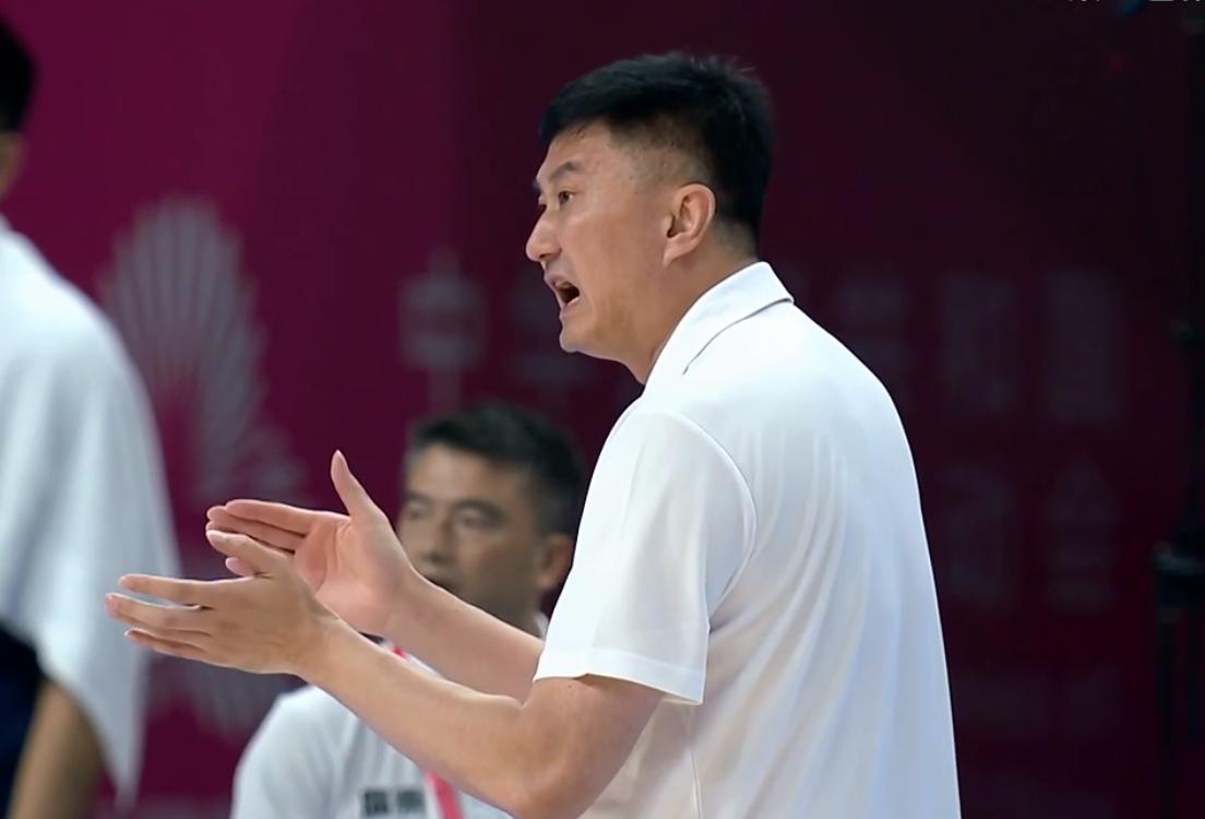 广东队终于不装了！男篮全运会，广东队与浙江队的比赛，在赛前，很多球迷都认为，浙