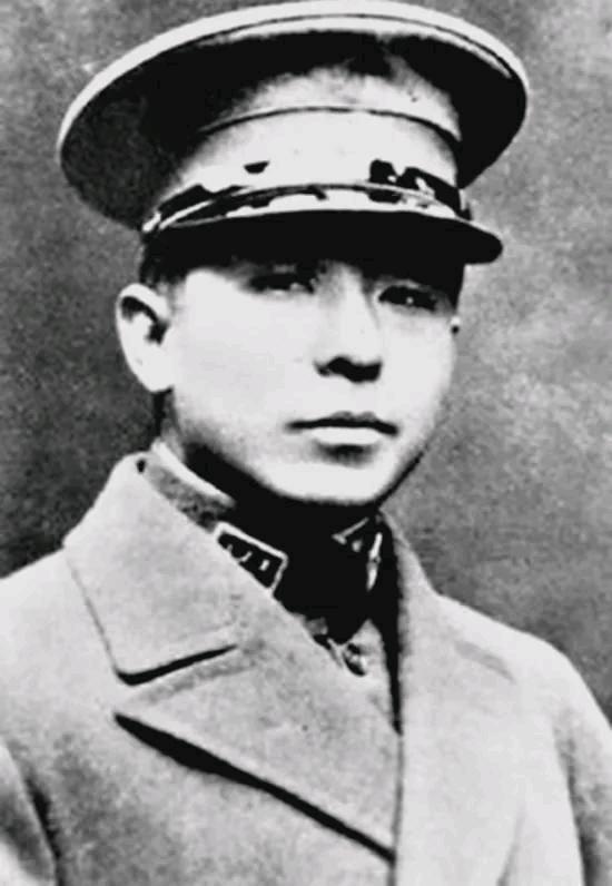 1962年看守张学良25年的特务队长刘乙光要被调走了，得知这个消息，50岁的赵一