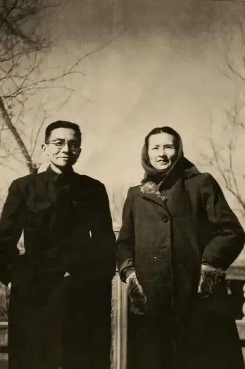 梁启超写信给林徽因，从不叫儿媳，而是称她：“你是中国的未来”这句话并非戏说，