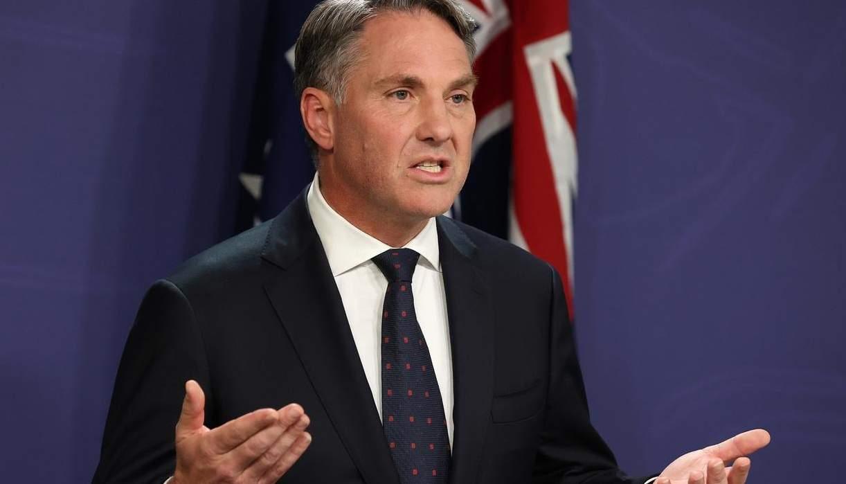 澳舰遭中方军舰包围后，澳洲防长呼吁各国都去巡航，但现场一幕却很尴尬！据多方公