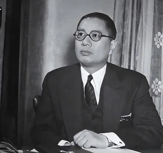 1933年，老蒋当面斥责宋子文：“要不是因为你，剿共早就成功了！”宋子文也十分