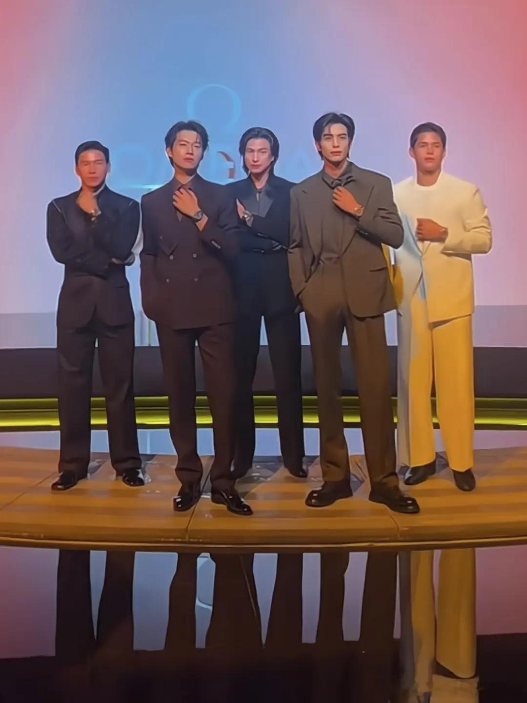 很难想象魏大勋是剧里能掀桌杨洋的存在…男的身材不好，就完败啊