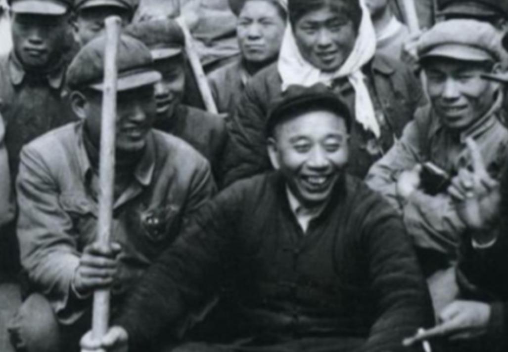 1993年3月12日，开国上将王震在广州逝世，引人注目的是，中央在评价王震将军的