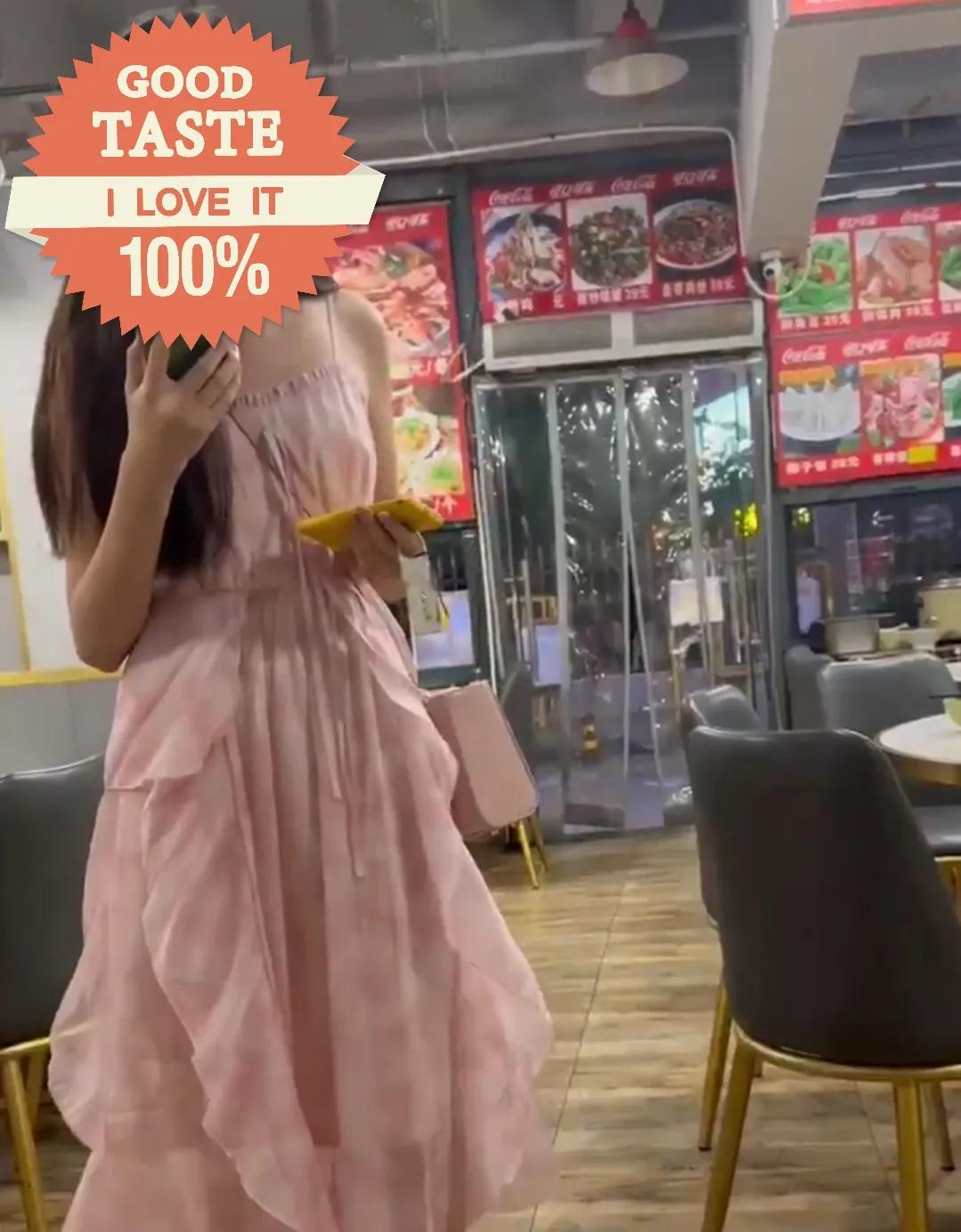 外网上疯传的视频，一个中国女人对一个黑人女性说：“我要把这个发给我的男朋友，因为